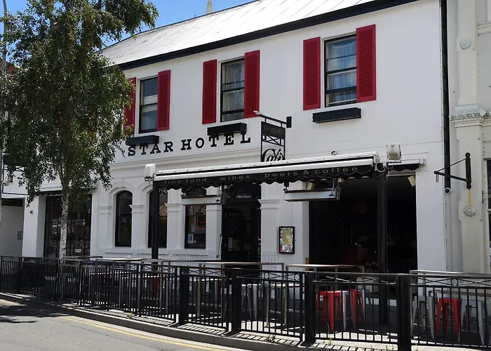 Star Bar Cafe & Hotel